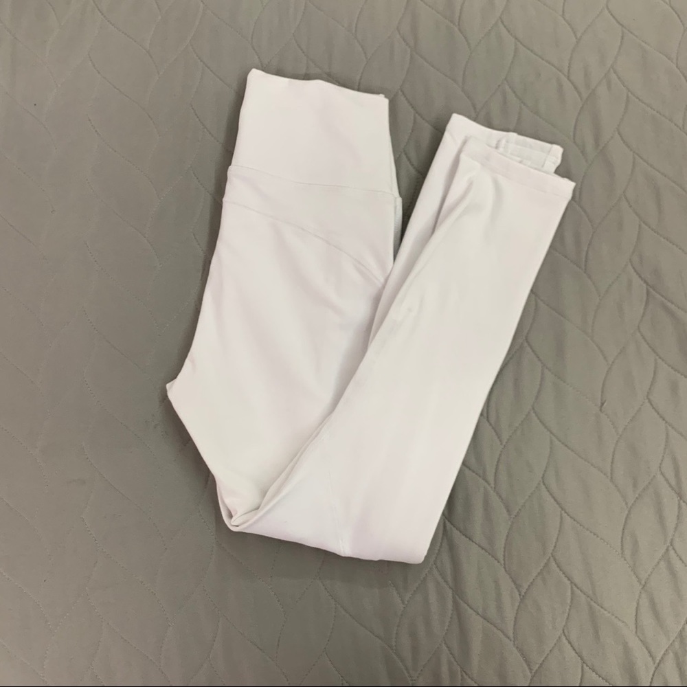 ❌SOLD❌White Fabletics leggings